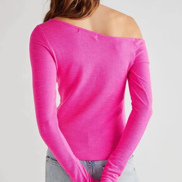 We the free Addie layering top size small hot pink worn once - Picture 2 of 3